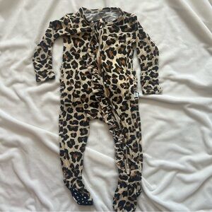 Posh Peanut Leopard Ruffle Footie Pajamas 0–3M Bamboo